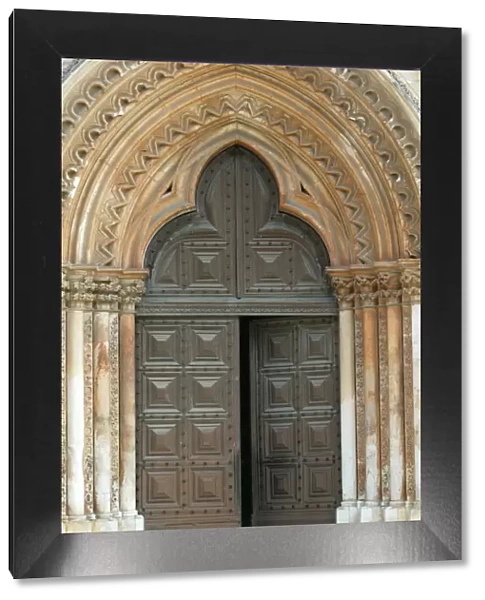 Batalha monastery door, UNESCO World Heritage Site, Batalha, Estremadura, Portugal