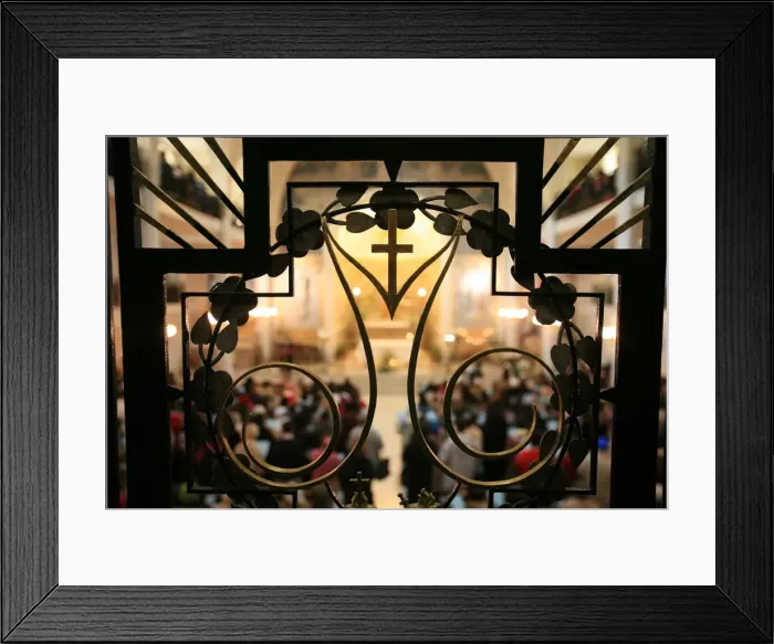 Framed Print : Chapel of the Miracle Medal, Paris, France, Europe Framed Print : Chapel of the Miracle Medal, Paris, France, Europe