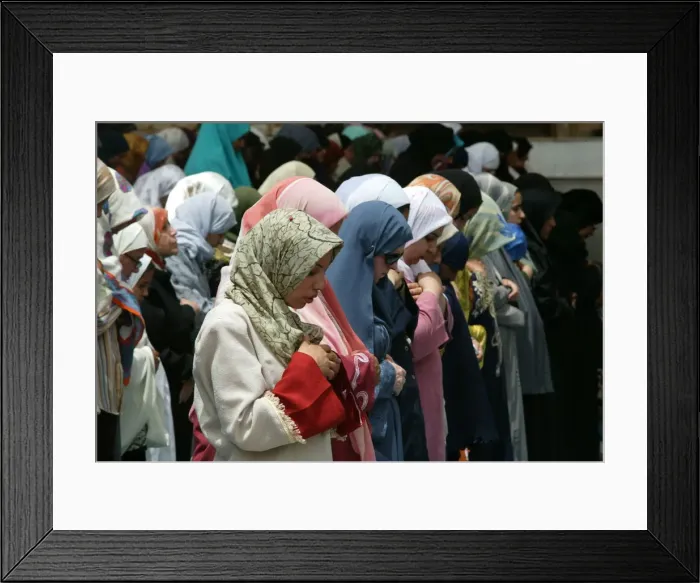 Framed Print : Friday prayers at Al Hussain Mosque, Cairo, Egypt, North Africa, Africa Framed Print : Friday prayers at Al Hussain Mosque, Cairo, Egypt, North Africa, Africa