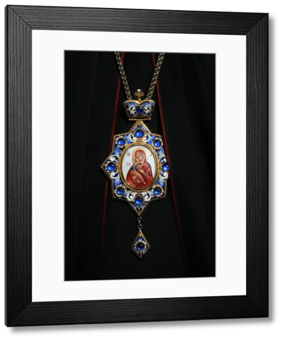 Framed Print : Christian patriarchs Virgin Mary medal, Paris, France, Europe Framed Print : Christian patriarchs Virgin Mary medal, Paris, France, Europe