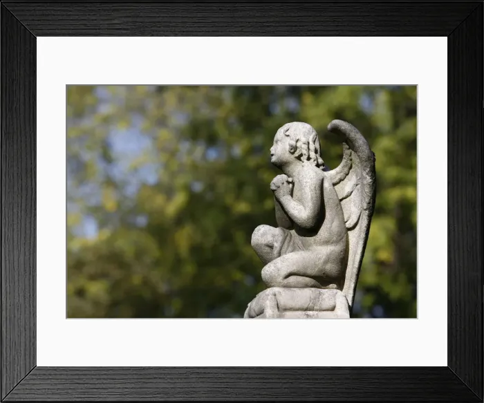 Framed Print : Angel sculpture at Pere Lachaise cemetery, Paris, Ile de France, France, Europe Framed Print : Angel sculpture at Pere Lachaise cemetery, Paris, Ile de France, France, Europe