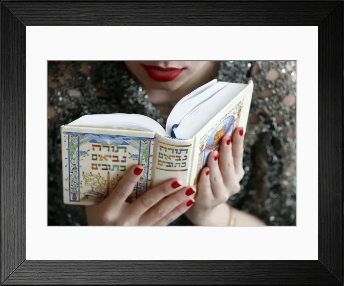 Framed Print : Jewish woman reading the Torah, Vietnam, Indochina, Southeast Asia, Asia Framed Print : Jewish woman reading the Torah, Vietnam, Indochina, Southeast Asia, Asia