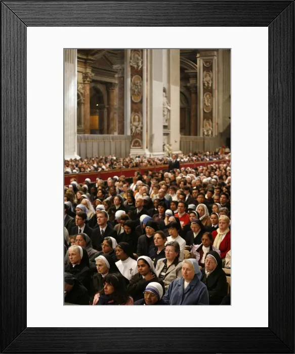Framed Print : Easter Thursday Mass in St. Peters Basilica, Vatican, Rome, Lazio, Italy, Europe Framed Print : Easter Thursday Mass in St. Peters Basilica, Vatican, Rome, Lazio, Italy, Europe