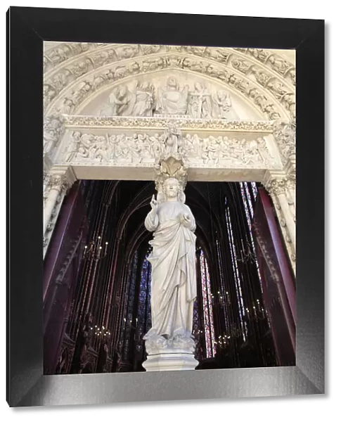 Jesus, front portal of upper chapel, Sainte-Chapelle, Paris, France, Europe