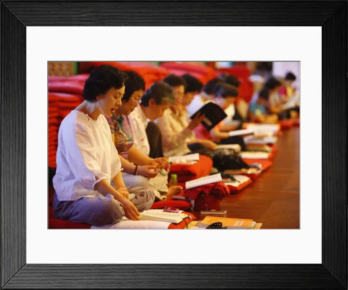 Framed Print : Buddhist lecture meeting, Bongeunsa temple, Seoul, South Korea, Asia Framed Print : Buddhist lecture meeting, Bongeunsa temple, Seoul, South Korea, Asia