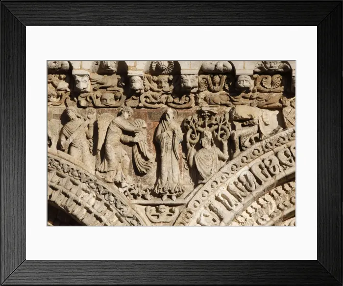 Framed Print : Sculptures on the western facade of Notre Dame la Grande church, Poitiers, Vienne Framed Print : Sculptures on the western facade of Notre Dame la Grande church, Poitiers, Vienne