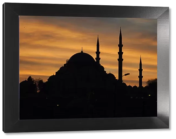 Sunset over Suleymaniye mosque, Istanbul, Turkey, Europe