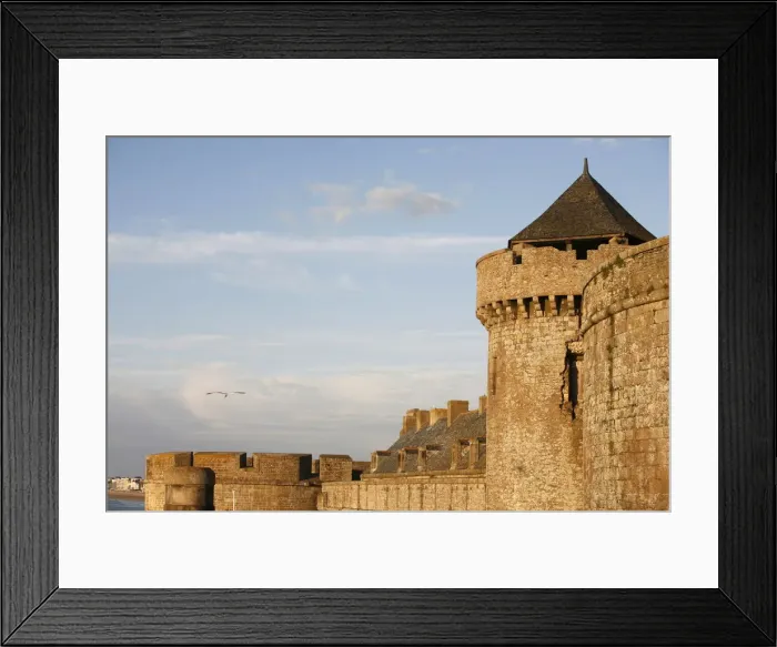 Framed Print : Saint-Malo city wall, St. Malo, Ille-et-Vilaine, Brittany, France, Europe Framed Print : Saint-Malo city wall, St. Malo, Ille-et-Vilaine, Brittany, France, Europe