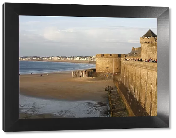 Saint-Malo city wall, St. Malo, Ille-et-Vilaine, Brittany, France, Europe