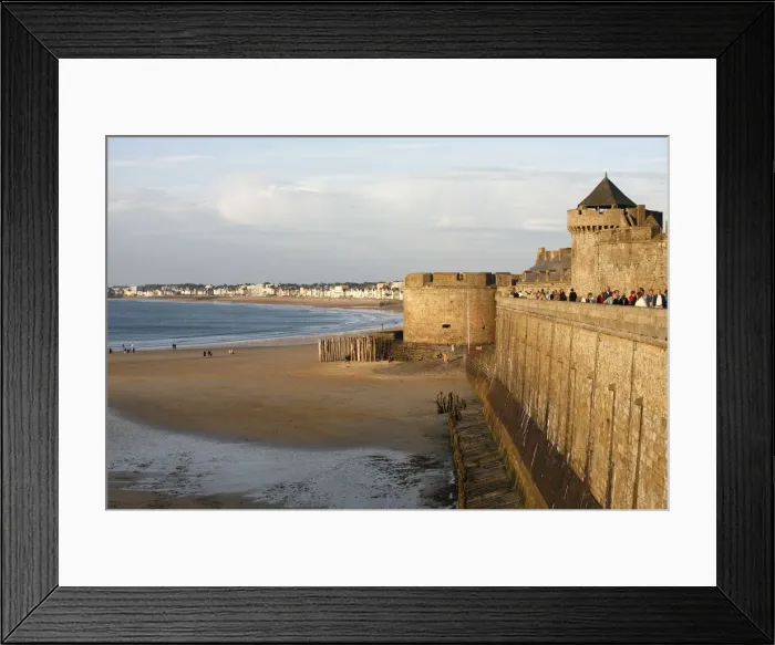 Framed Print : Saint-Malo city wall, St. Malo, Ille-et-Vilaine, Brittany, France, Europe Framed Print : Saint-Malo city wall, St. Malo, Ille-et-Vilaine, Brittany, France, Europe