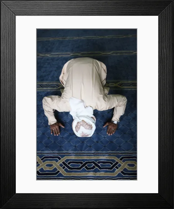 Framed Print : Muslim man praying, Dubai, United Arab Emirates, Middle East Framed Print : Muslim man praying, Dubai, United Arab Emirates, Middle East
