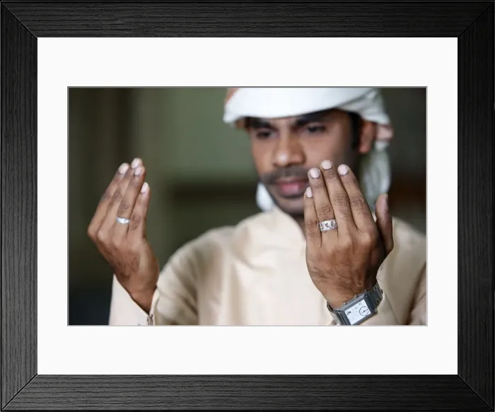 Framed Print : Muslim man praying, Dubai, United Arab Emirates, Middle East Framed Print : Muslim man praying, Dubai, United Arab Emirates, Middle East