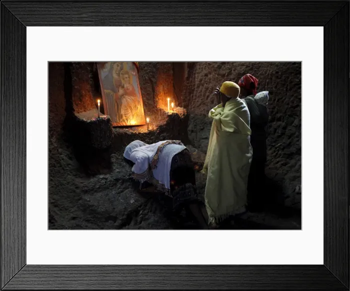 Framed Print : Women praying in Bet Medhane Alem church in Lalibela, Wollo, Ethiopia, Africa Framed Print : Women praying in Bet Medhane Alem church in Lalibela, Wollo, Ethiopia, Africa