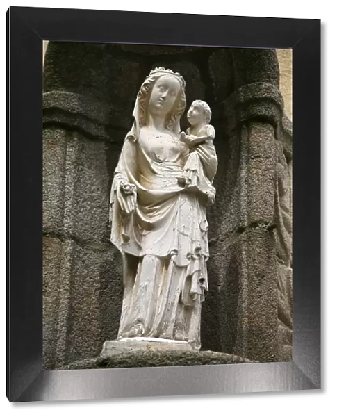 Virgin and child, St. Malo, Ille-et-Vilaine, Brittany, France, Europe