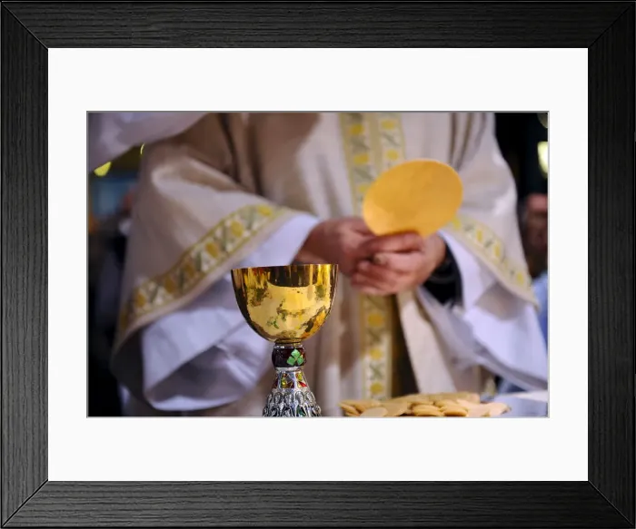 Framed Print : Eucharist celebration, Paris, France, Europe Framed Print : Eucharist celebration, Paris, France, Europe