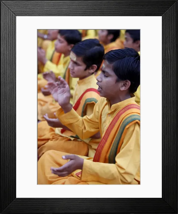 Framed Print : Brahmachari singing in Parmath, Rishikesh, Uttarakhand, India, Asia Framed Print : Brahmachari singing in Parmath, Rishikesh, Uttarakhand, India, Asia