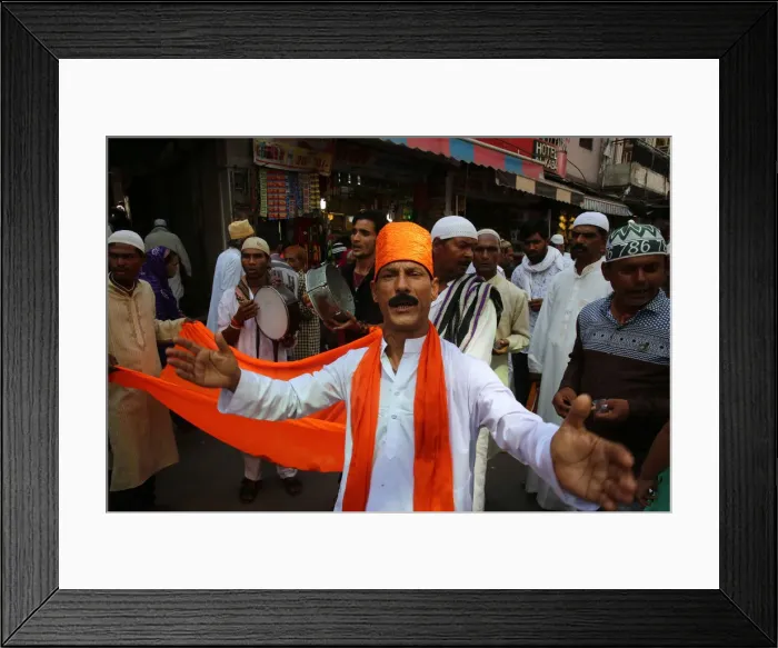 Framed Print : Singers outside Ajmer Sharif Dargah, Rajasthan, India, Asia Framed Print : Singers outside Ajmer Sharif Dargah, Rajasthan, India, Asia