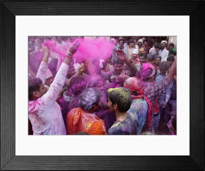 Framed Print : Dancers celebrating Holi festival in Barsana temple, Barsana, Uttar Pradesh, India, Asia Framed Print : Dancers celebrating Holi festival in Barsana temple, Barsana, Uttar Pradesh, India, Asia