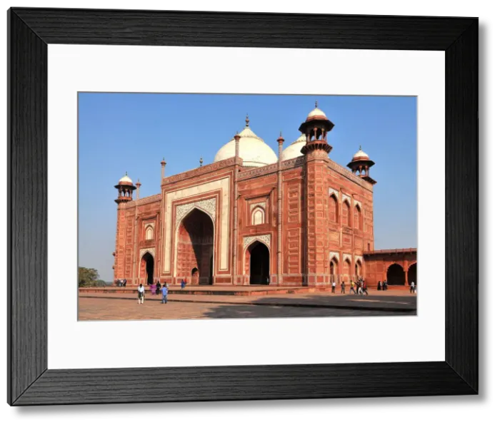 Framed Print : Main gateway (Darwaza), Taj Mahal, UNESCO World Heritage Site, Agra, Uttar Pradesh, India Framed Print : Main gateway (Darwaza), Taj Mahal, UNESCO World Heritage Site, Agra, Uttar Pradesh, India