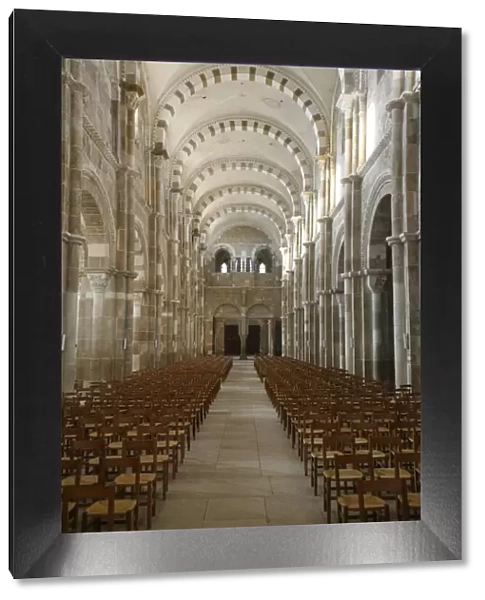 Vezelay Basilica nave, Vezelay, UNESCO World Heritage Site, Yonne, Burgundy, France
