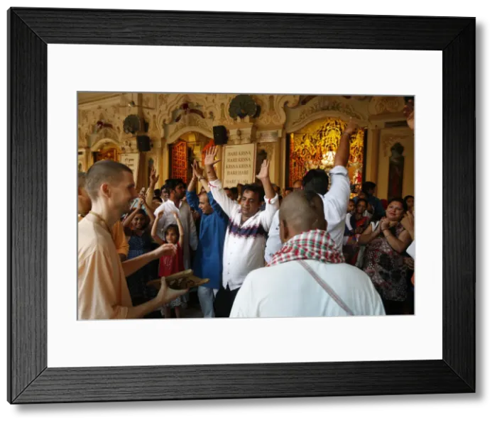 Framed Print : Dancing and chanting at Krishna-Balaram temple, Vrindavan, Uttar Pradesh, India, Asia Framed Print : Dancing and chanting at Krishna-Balaram temple, Vrindavan, Uttar Pradesh, India, Asia
