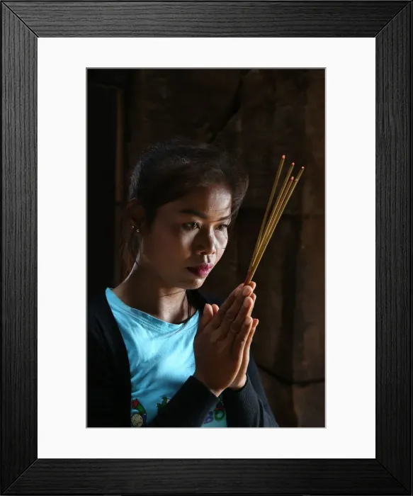 Framed Print : Khmer woman praying in a temple, Cambodia, Indochina, Southeast Asia, Asia Framed Print : Khmer woman praying in a temple, Cambodia, Indochina, Southeast Asia, Asia