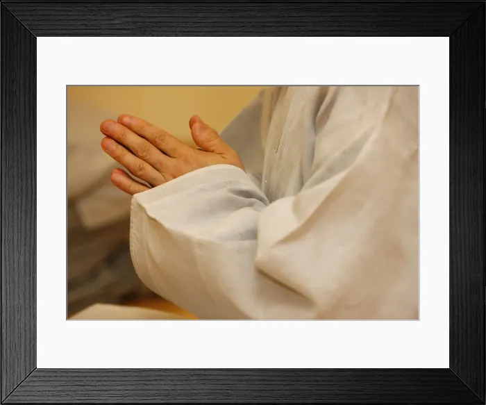 Framed Print : Meditating monk, Seoul, South Korea, Asia Framed Print : Meditating monk, Seoul, South Korea, Asia