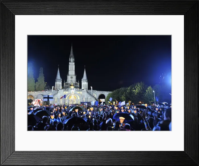 Framed Print : Worshippers outside the Basilica during Pope Benedict XVIs visit to Lourdes Framed Print : Worshippers outside the Basilica during Pope Benedict XVIs visit to Lourdes
