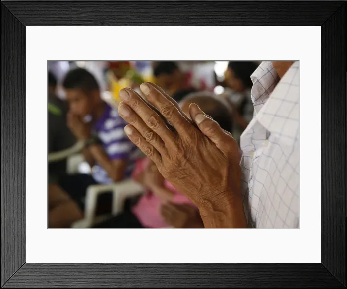 Framed Print : Hands in prayer, Khao Pansa celebration at Wat Ampharam, Hua Hin, Thailand Framed Print : Hands in prayer, Khao Pansa celebration at Wat Ampharam, Hua Hin, Thailand