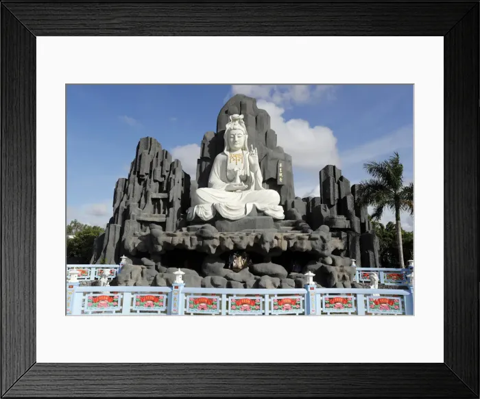 Framed Print : Bodhisattva Avalokitehvara, Guan Yin Statue (The Goddess of Mercy) Framed Print : Bodhisattva Avalokitehvara, Guan Yin Statue (The Goddess of Mercy)