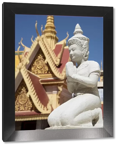 Statue of Buddha at the Royal Palace, Phnom Penh, Cambodia, Indochina, Southeast Asia