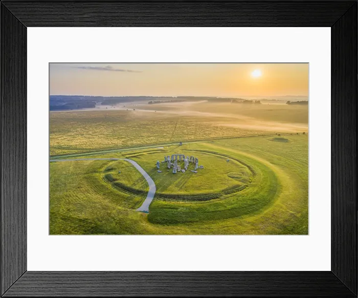 Framed Print : Stonehenge, UNESCO World Heritage Site, Salisbury Plain, Wiltshire, England Framed Print : Stonehenge, UNESCO World Heritage Site, Salisbury Plain, Wiltshire, England