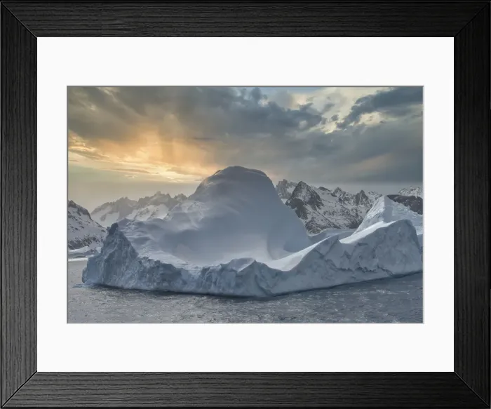 Framed Print : Cooper Bay, Floating Icebergs, South Georgia, South Georgia and the Sandwich Islands Framed Print : Cooper Bay, Floating Icebergs, South Georgia, South Georgia and the Sandwich Islands
