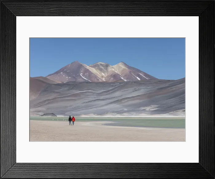 Framed Print : Coupe walking in Salar de Aguas Calientes, Los Flamencos National Reserve Framed Print : Coupe walking in Salar de Aguas Calientes, Los Flamencos National Reserve