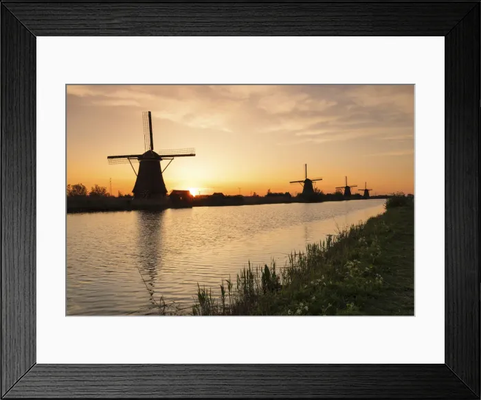 Framed Print : Windmills at sunrise, Kinderdijk, UNESCO World Heritage Site, South Holland, Netherlands Framed Print : Windmills at sunrise, Kinderdijk, UNESCO World Heritage Site, South Holland, Netherlands