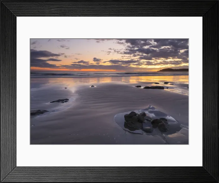 Framed Print : Moeraki Beach at sunrise, Otago, South Island, New Zealand, Pacific Framed Print : Moeraki Beach at sunrise, Otago, South Island, New Zealand, Pacific