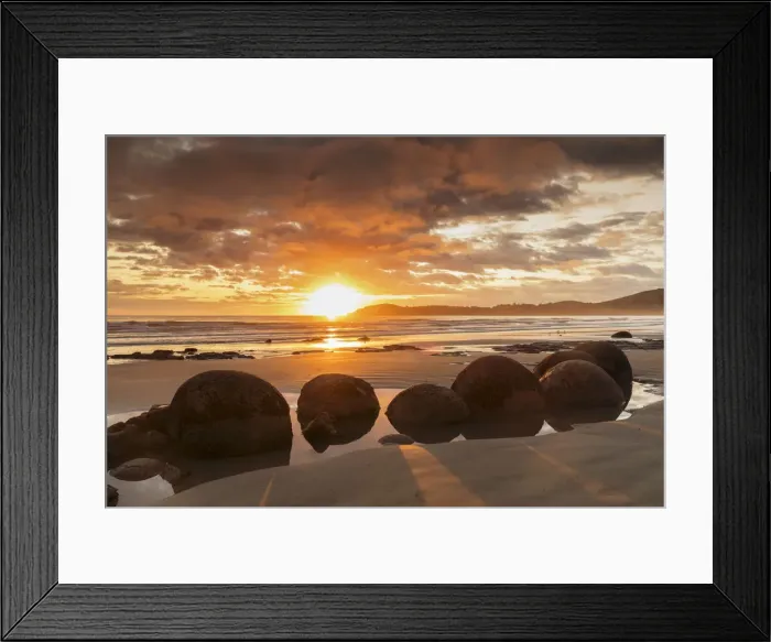Framed Print : Moeraki Boulders at sunrise, Otago, South Island, New Zealand, Pacific Framed Print : Moeraki Boulders at sunrise, Otago, South Island, New Zealand, Pacific