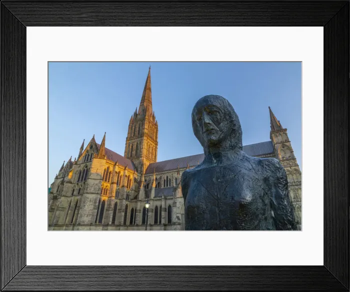 Framed Print : View of Salisbury Cathedral and statue at sunset, Salisbury, Wiltshire, England Framed Print : View of Salisbury Cathedral and statue at sunset, Salisbury, Wiltshire, England