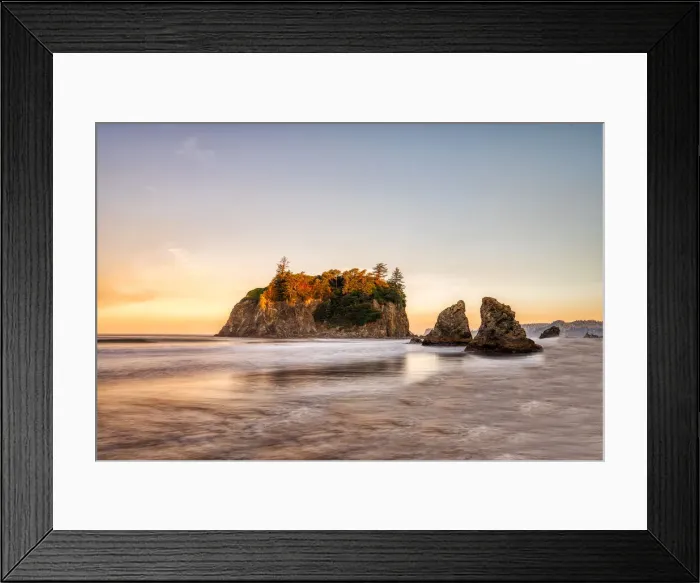 Framed Print : Sunrise at Ruby Beach in Olympic National Park, UNESCO World Heritage Site Framed Print : Sunrise at Ruby Beach in Olympic National Park, UNESCO World Heritage Site