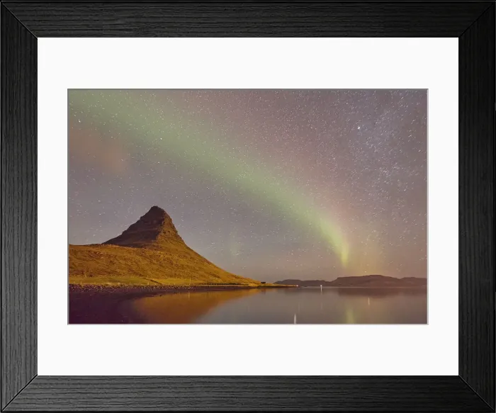 Framed Print : The Aurora Borealis (Northern Lights) seen in the night sky above Grundarfjordur Framed Print : The Aurora Borealis (Northern Lights) seen in the night sky above Grundarfjordur