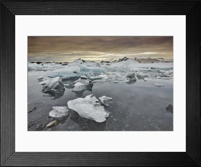 Framed Print : An iconic Icelandic landscape, an ice-filled lagoon fed by the Vatnajokull icecap Framed Print : An iconic Icelandic landscape, an ice-filled lagoon fed by the Vatnajokull icecap