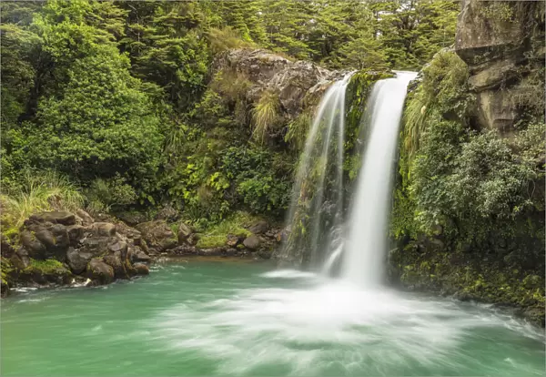 Tawhei Falls Waterfall, Tongariro National Park, UNESCO World Heritage Site, North Island
