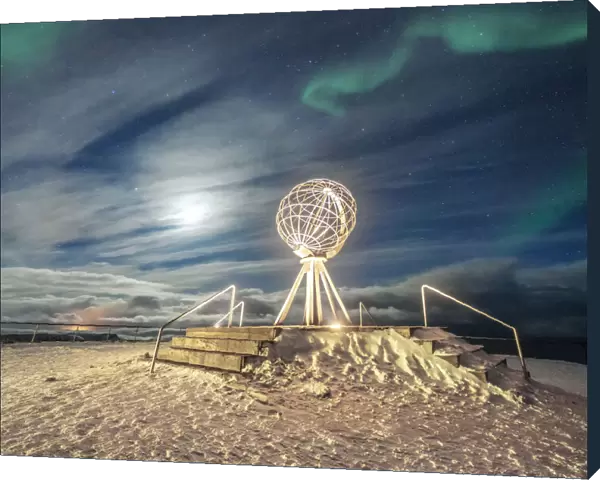 The Northern Lights (Aurora Borealis) over the Globe Monument