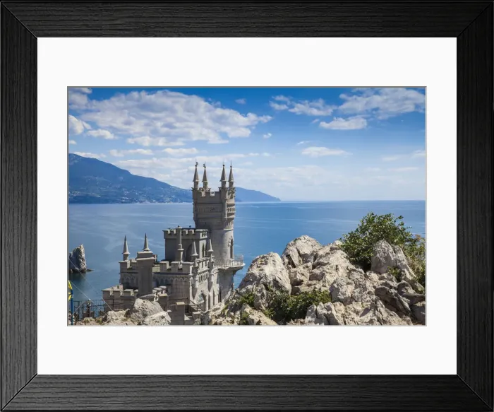 Framed Print : The Swallows Nest castle perched on Aurora Cliff, Yalta, Crimea, Ukraine, Europe Framed Print : The Swallows Nest castle perched on Aurora Cliff, Yalta, Crimea, Ukraine, Europe