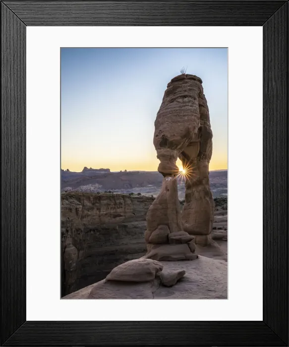 Framed Print : Delicate Arch at sunset with sunburst, Arches National Park, Utah Framed Print : Delicate Arch at sunset with sunburst, Arches National Park, Utah