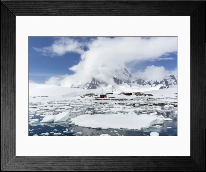 Framed Print : Former British Base A, now a museum and post office at Port Lockroy on tiny Goudier Framed Print : Former British Base A, now a museum and post office at Port Lockroy on tiny Goudier