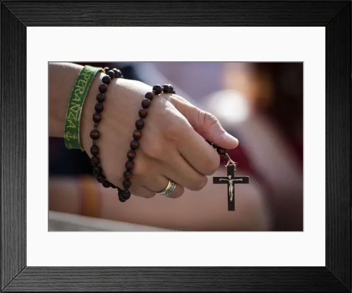 Framed Print : Christian faithful in St. Peters Square, Vatican, Rome, Lazio, Italy, Europe Framed Print : Christian faithful in St. Peters Square, Vatican, Rome, Lazio, Italy, Europe