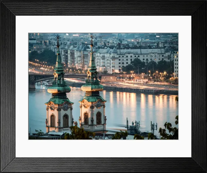 Framed Print : View over the River Danube at night in Budapest, Hungary, Europe Framed Print : View over the River Danube at night in Budapest, Hungary, Europe