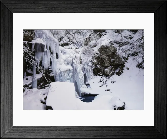Framed Print : Frozen Dardagna waterfalls in winter with snow, Parco Regionale del Corno alle Scale Framed Print : Frozen Dardagna waterfalls in winter with snow, Parco Regionale del Corno alle Scale