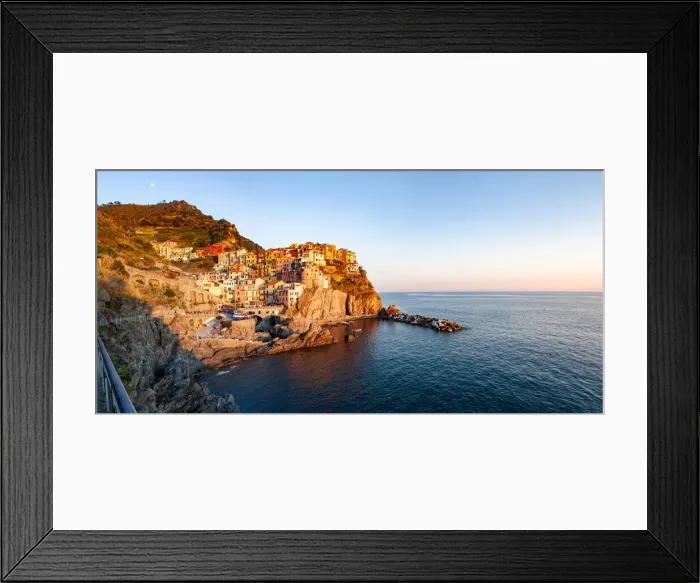 Framed Print : Picturesque village of Manarola in Cinque Terre, UNESCO World Heritage Site Framed Print : Picturesque village of Manarola in Cinque Terre, UNESCO World Heritage Site